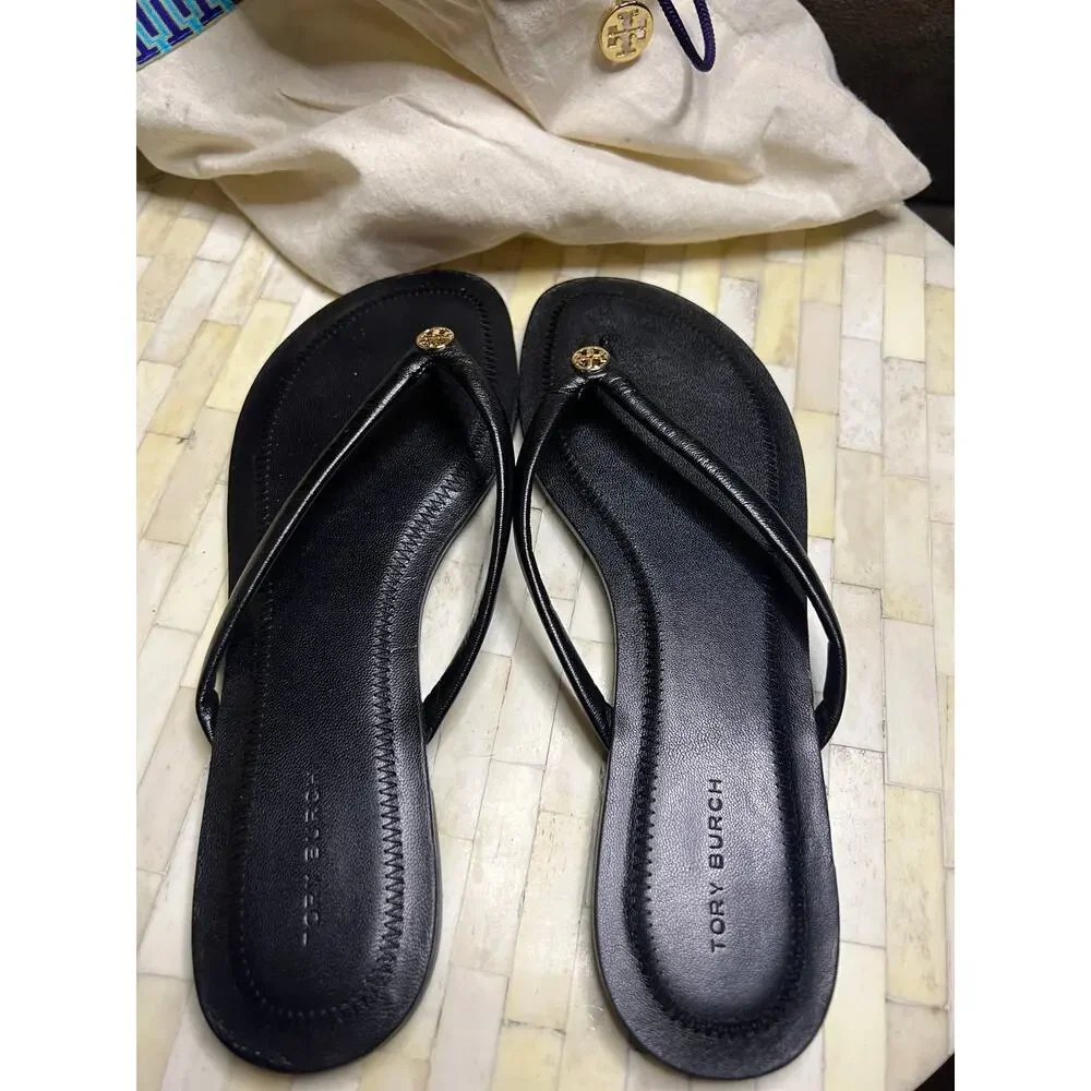 Tory Burch Chelsea Leather Flip Flops in Perfect Black